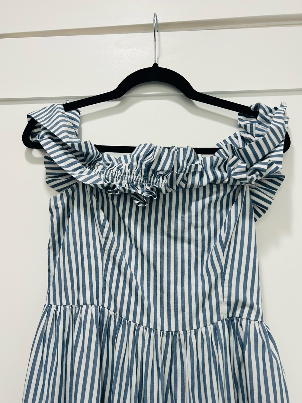 Abercrombie Off-the-Shoulder Striped Midi Dress – Size M - Picture 4 of 8